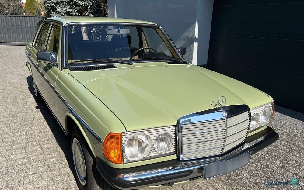 1978' Mercedes-Benz W123 photo #3