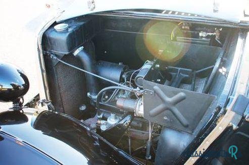1937' Morris Eight Saloon photo #4