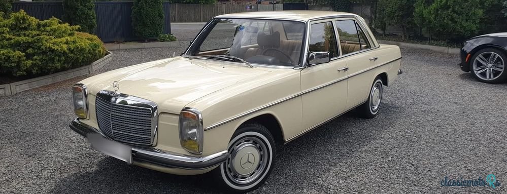 1976' Mercedes-Benz W114/W115 photo #1
