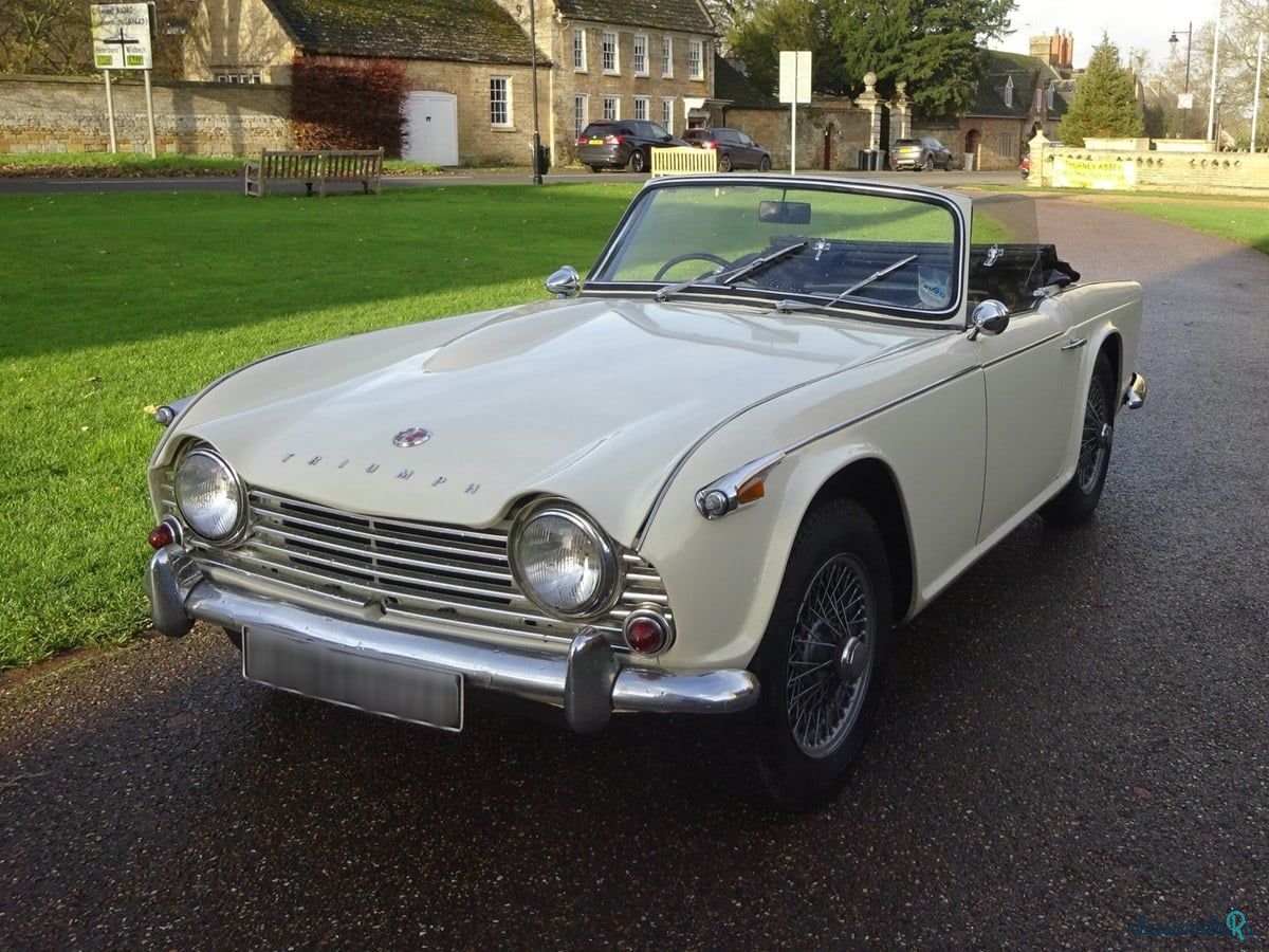 1966' Triumph TR4 photo #6