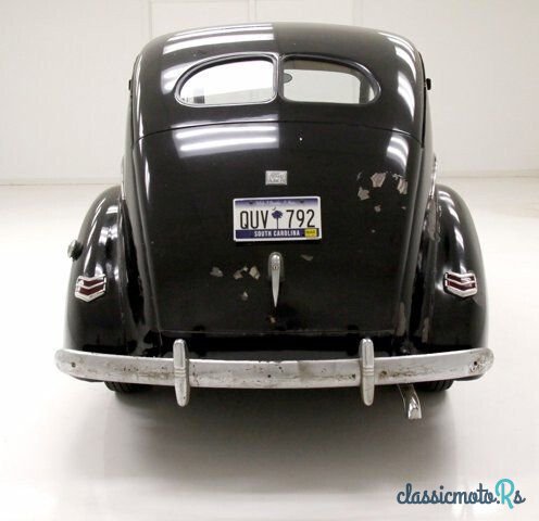 1940' Ford Deluxe photo #4