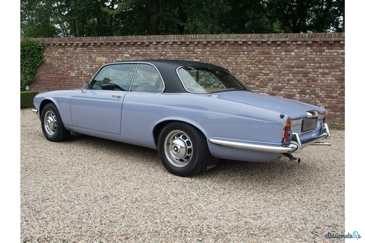 1975' Jaguar XJ photo #2
