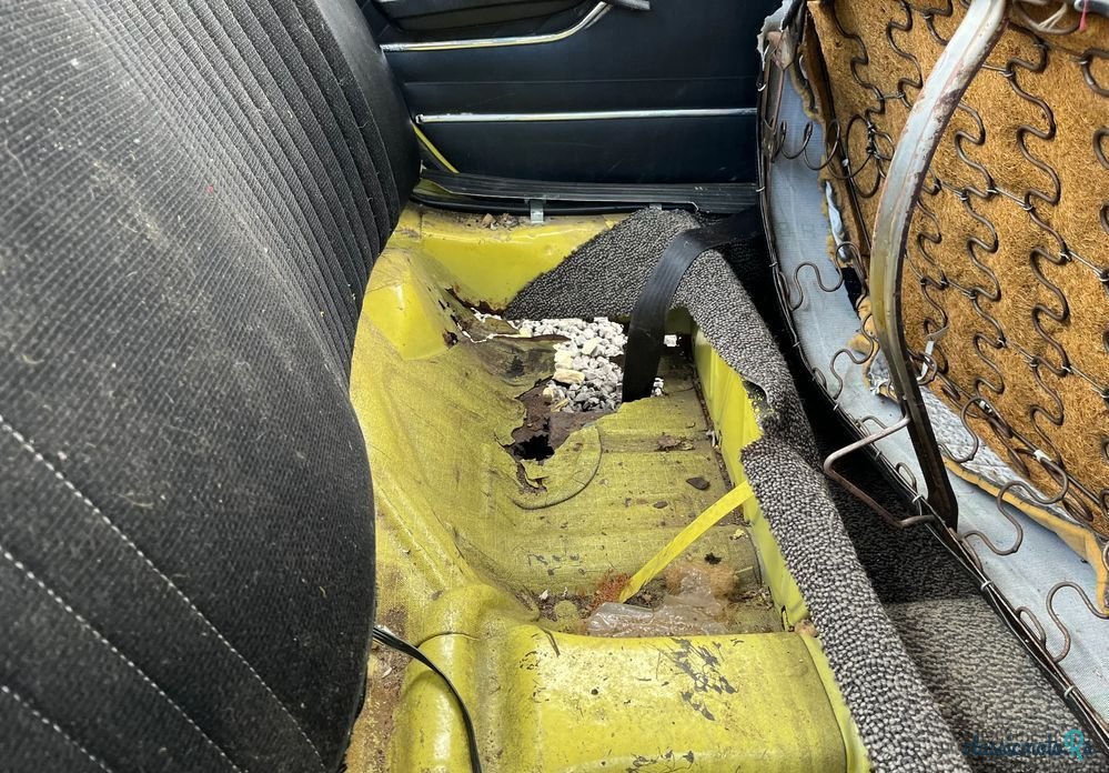 1975' Audi 100L photo #6