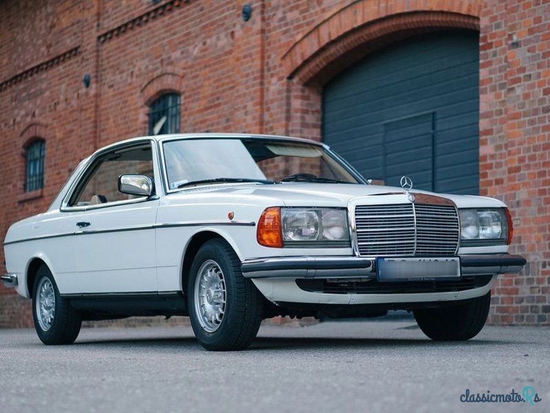 1978' Mercedes-Benz W123 photo #2