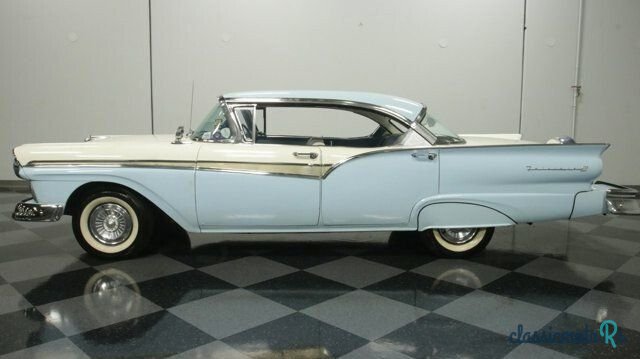 1957' Ford Fairlane photo #1