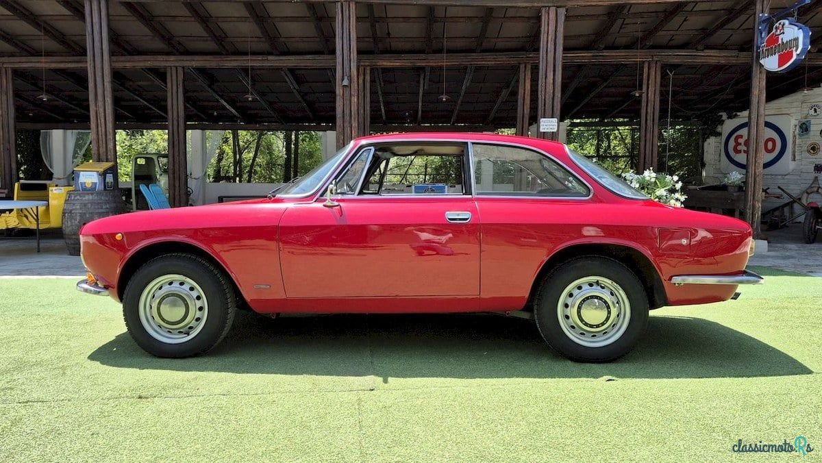 1971' Alfa Romeo Gt Junior photo #2