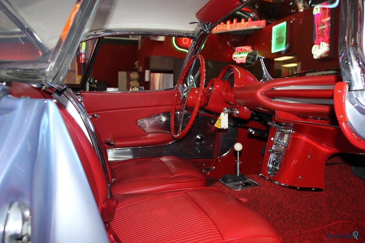1961' Chevrolet Corvette photo #6