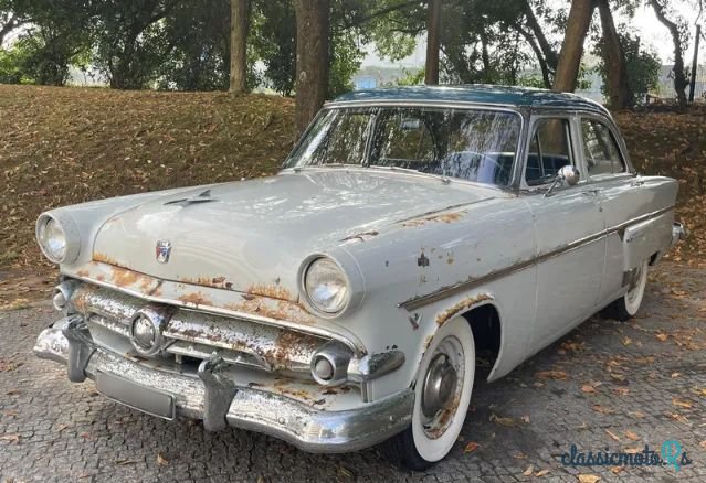 1954' Ford Crestline photo #4