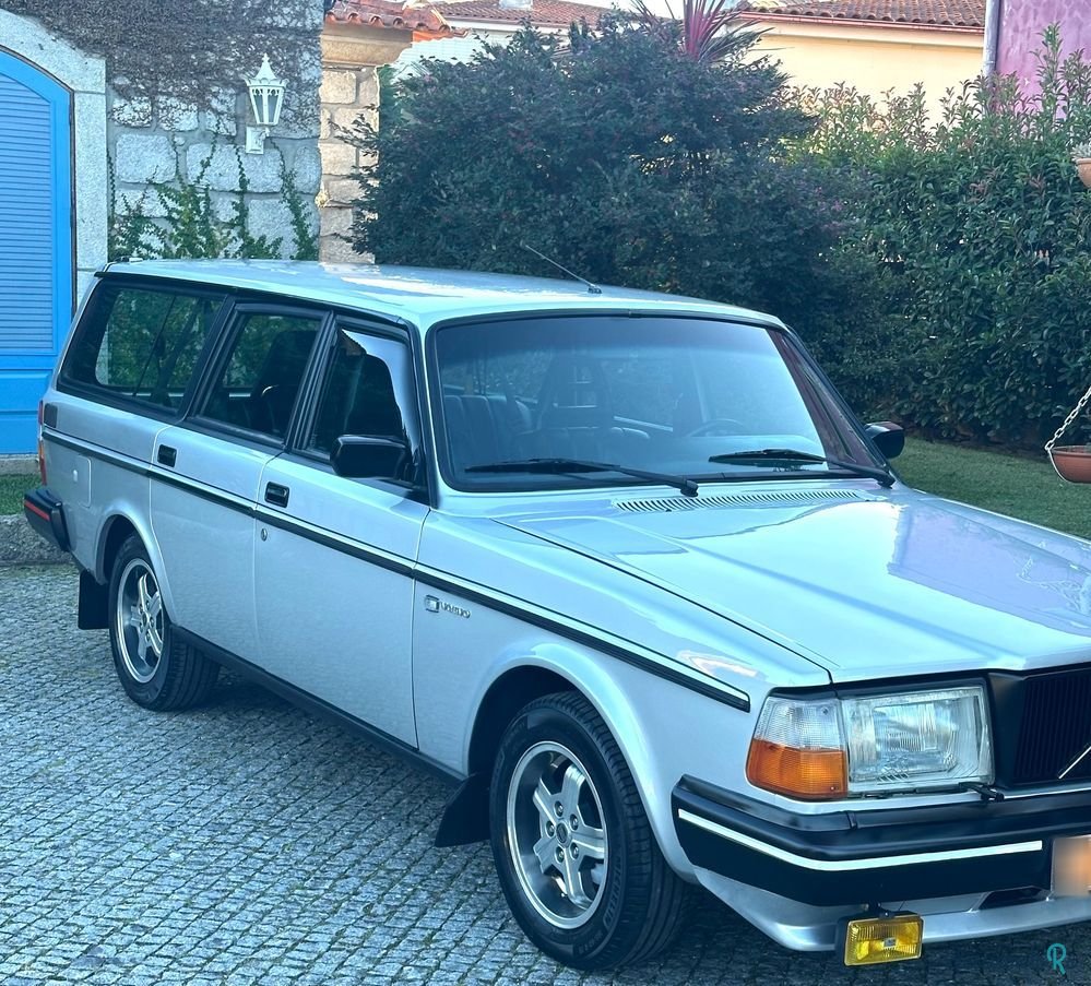 1984' Volvo 245 photo #4