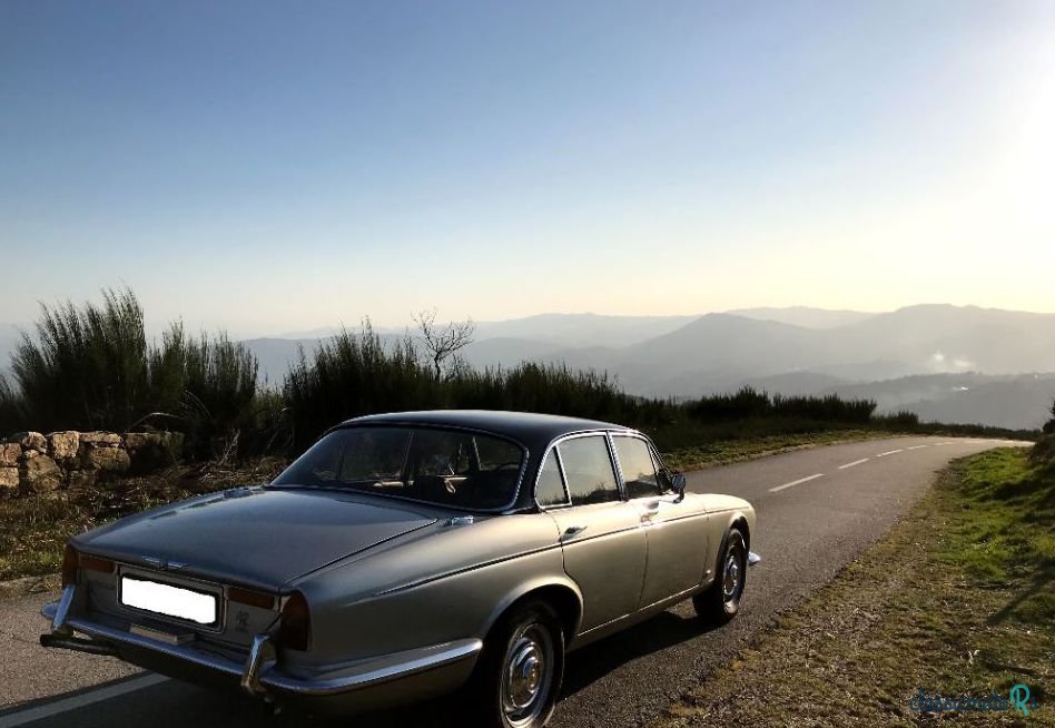 1973' Jaguar XJ photo #4