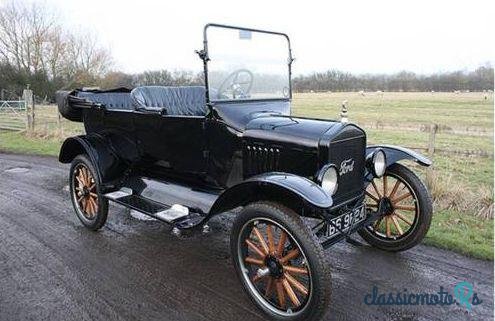 1921' Ford Model T Tourer photo #1