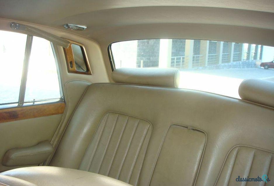 1975' Rolls-Royce Silver Shadow photo #1