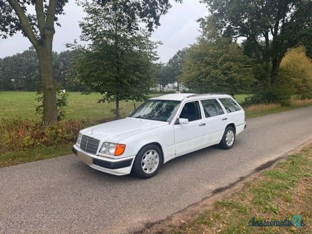 1989' Mercedes-Benz 230Te photo #1
