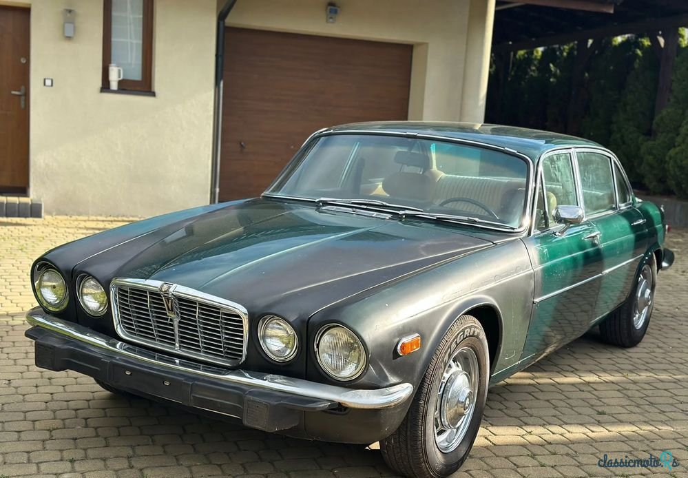 1974' Jaguar XJ photo #2