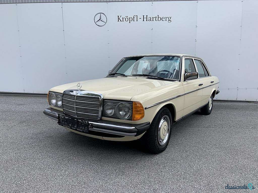 1979' Mercedes-Benz 230 R123 photo #2