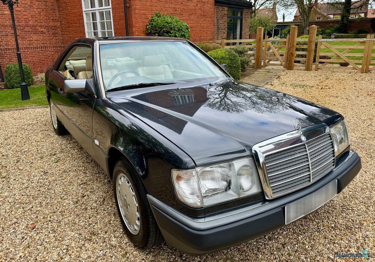 1989' Mercedes-Benz 230 photo #4