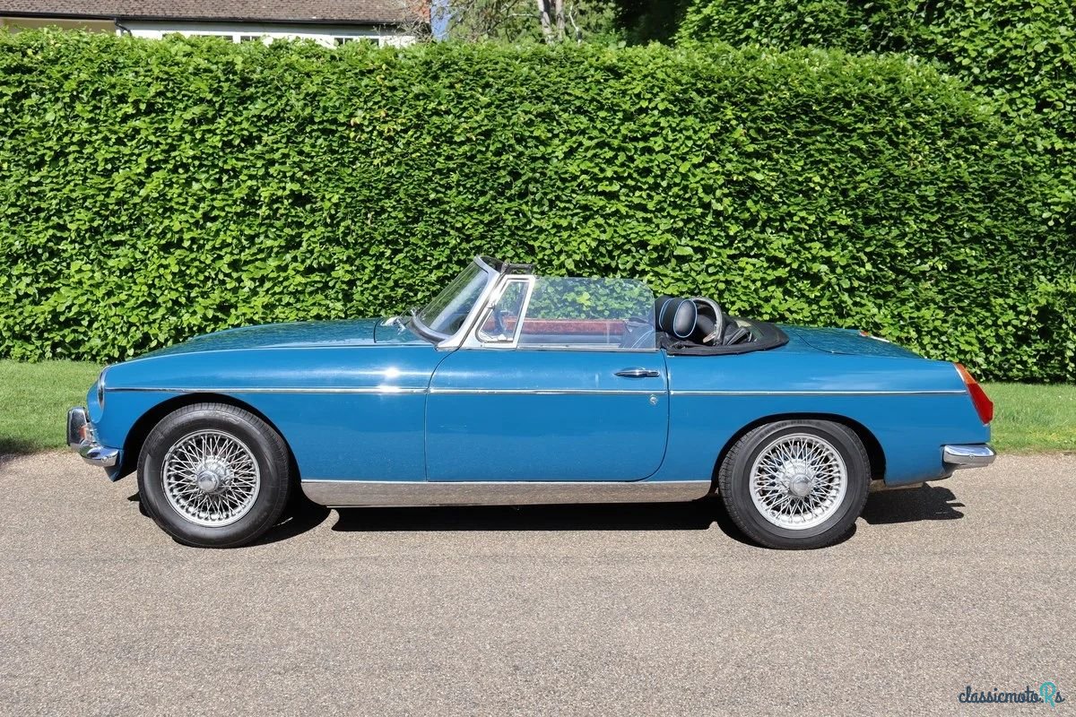 1973' MG MGB photo #1