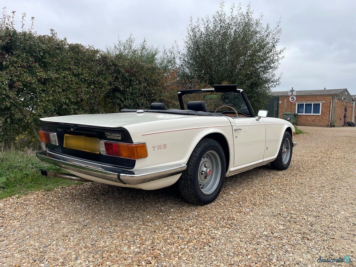 1975' Triumph TR6 photo #5