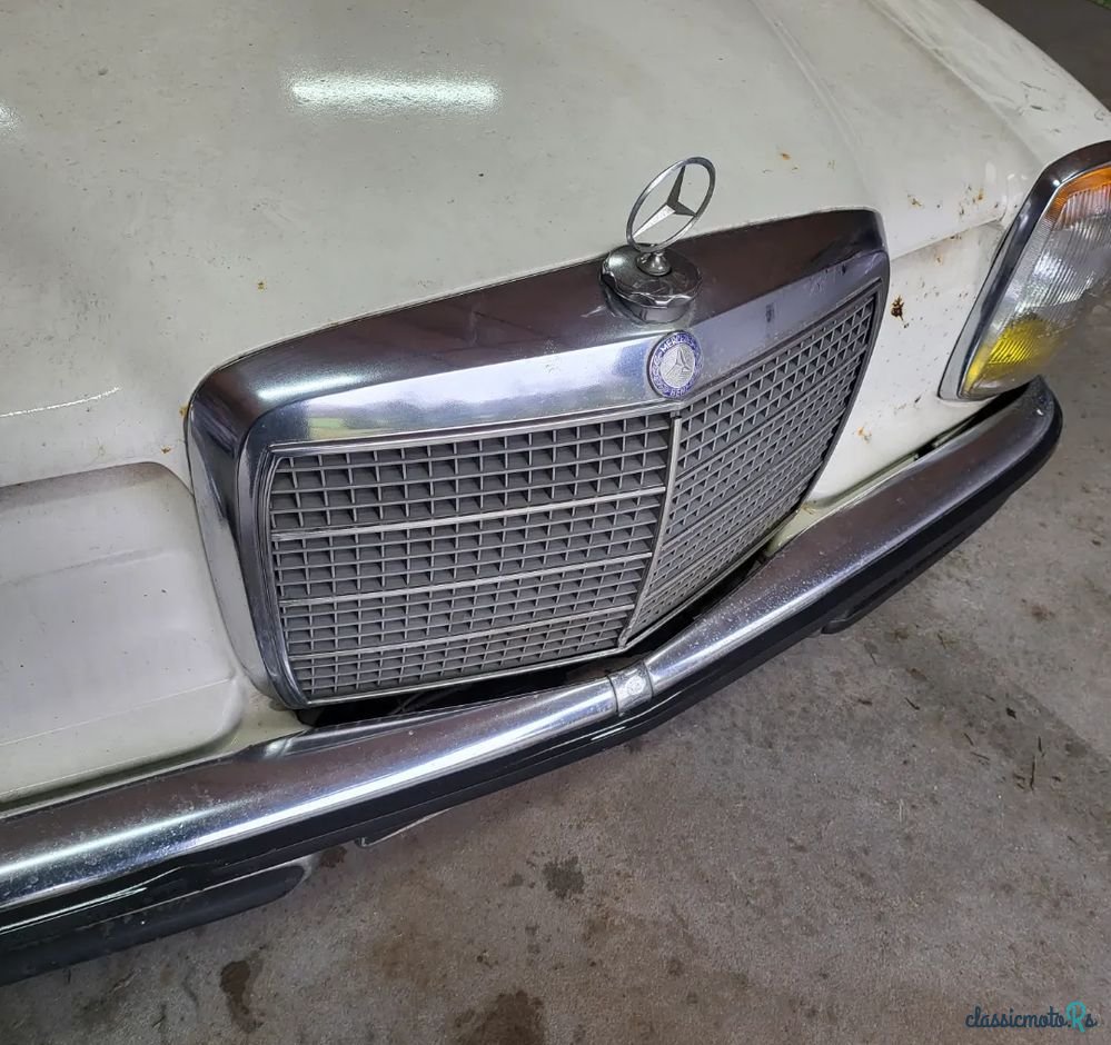 1973' Mercedes-Benz W114 photo #2