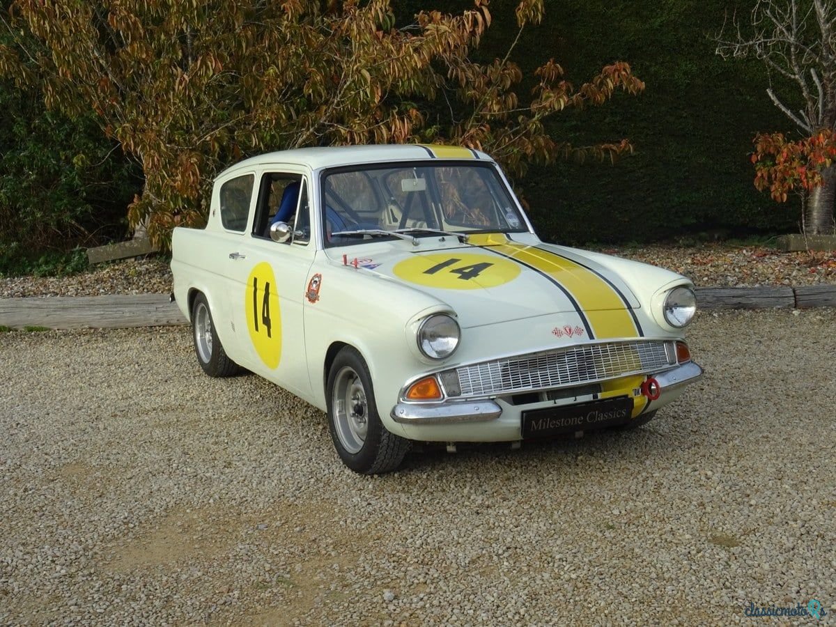 1964' Ford Anglia photo #3