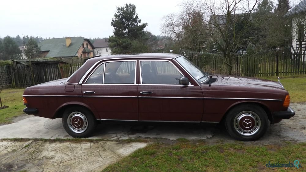 1979' Mercedes-Benz W123 photo #5