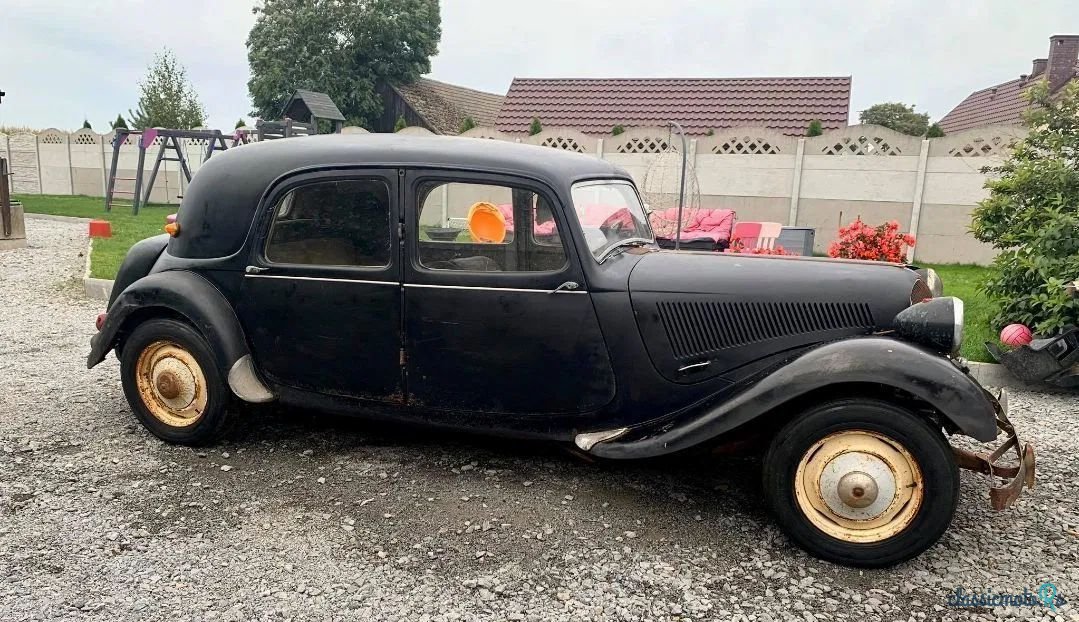 1956' Citroen Traction 11B photo #2