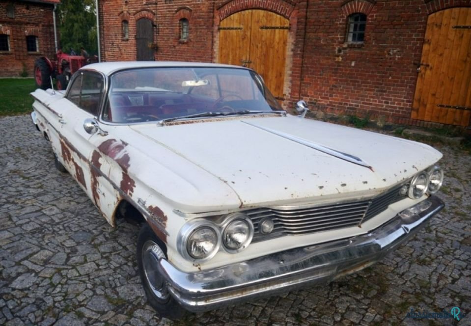 1960' Pontiac Bonneville photo #3