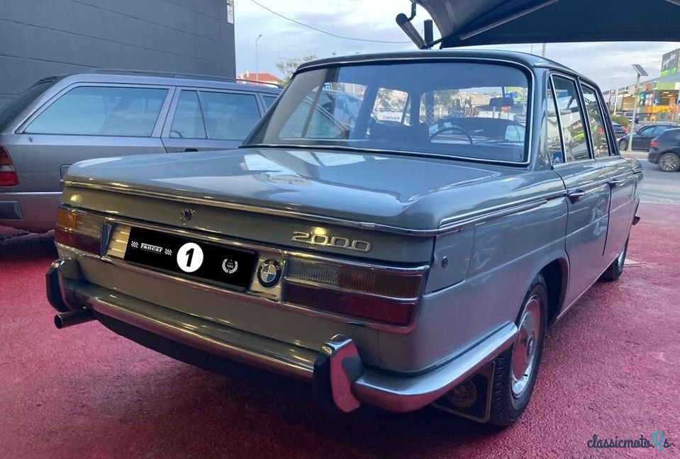 1968' BMW 2000 photo #5