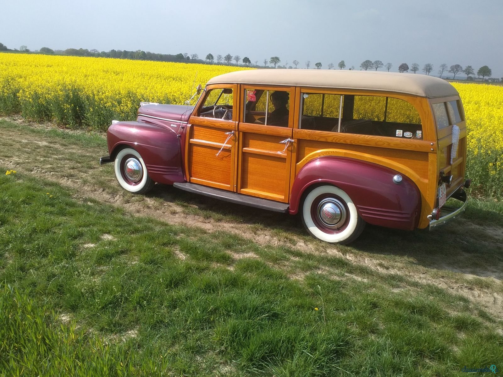1942' Plymouth woody station super deluxe photo #2