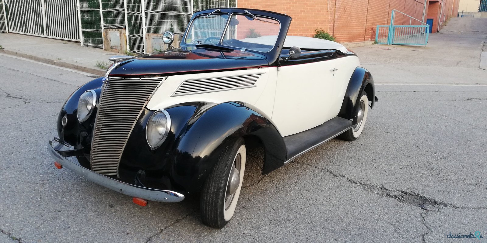1937' Ford V8 Cabrio photo #2