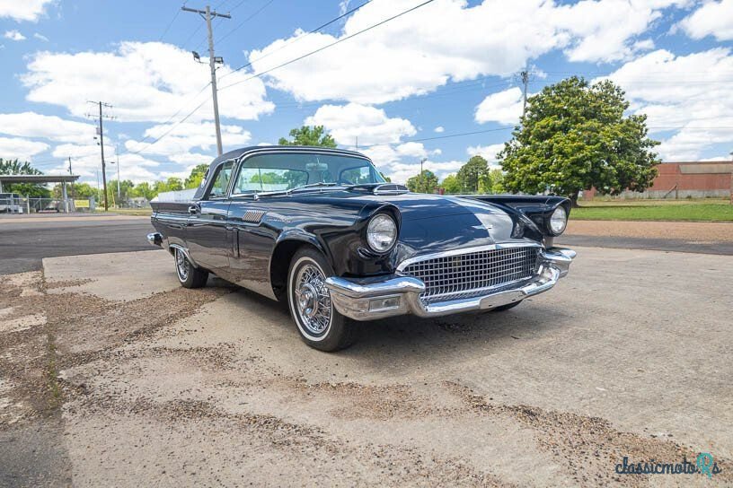 1957' Ford Thunderbird photo #1