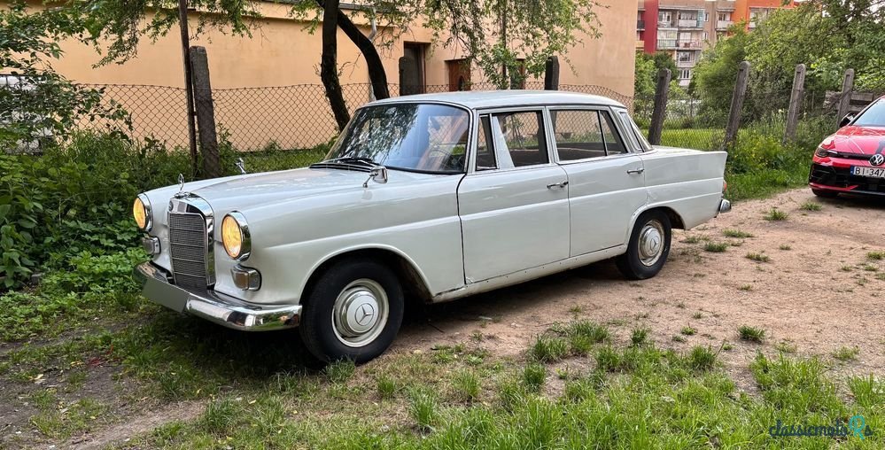 1967' Mercedes-Benz 200D photo #1