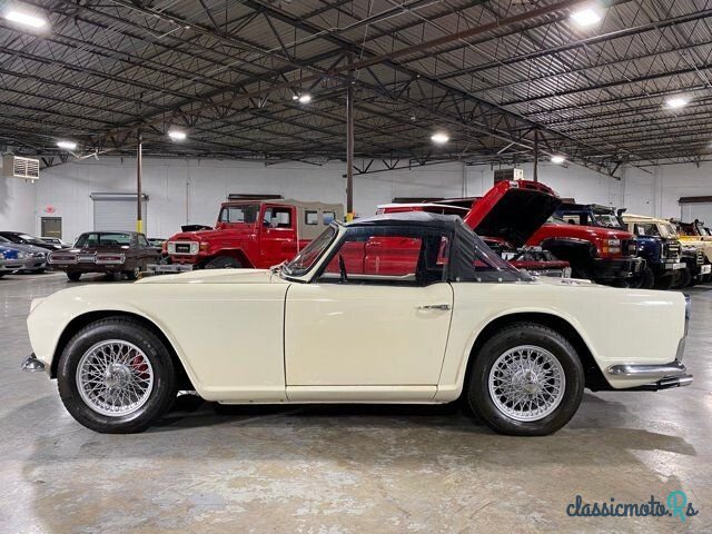 1965' Triumph TR4 photo #2