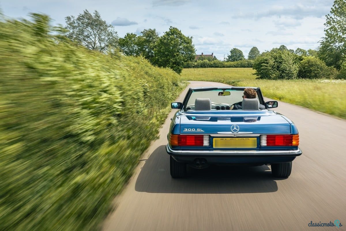 1987' Mercedes-Benz Sl Class photo #3