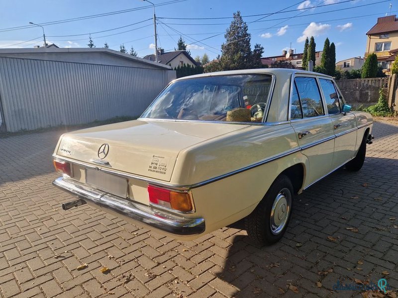 1970' Mercedes-Benz W114 photo #2