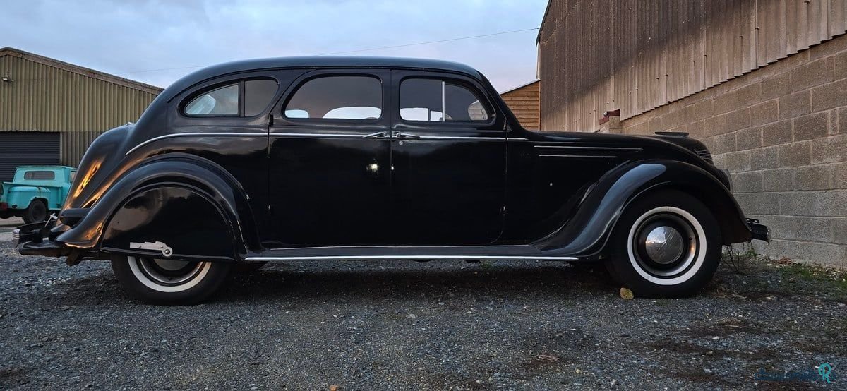 1937' Chrysler Airflow photo #4