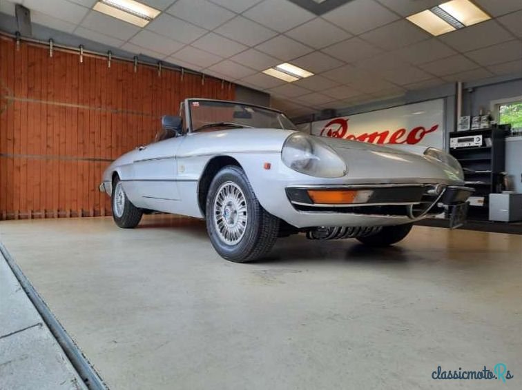 1974' Alfa Romeo Spider photo #2