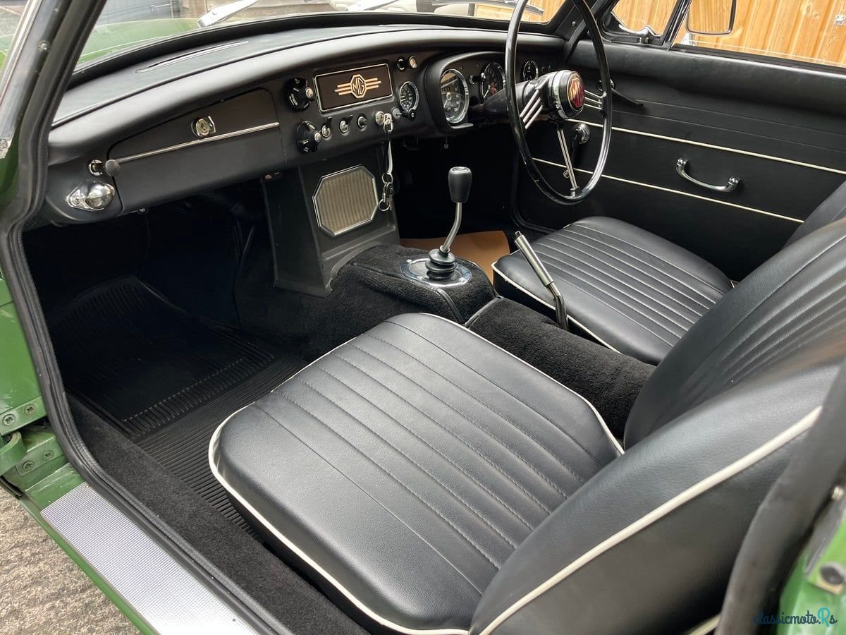 1967' MG MGB photo #2