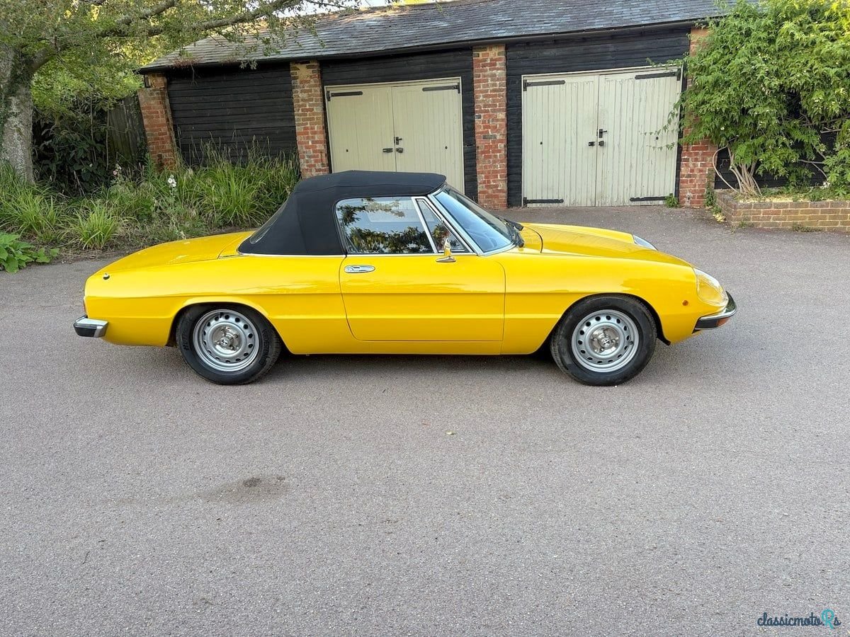 1974' Alfa Romeo Spider photo #2
