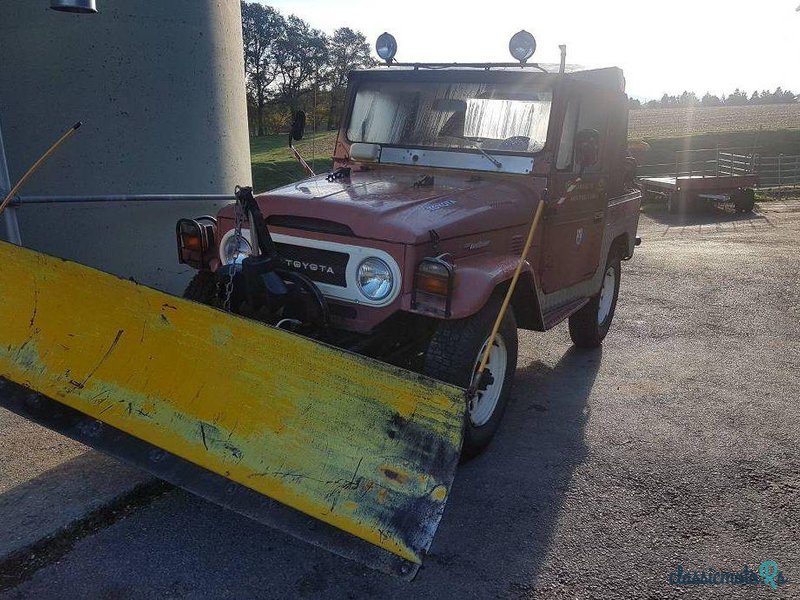 1976' Toyota Land Cruiser photo #2