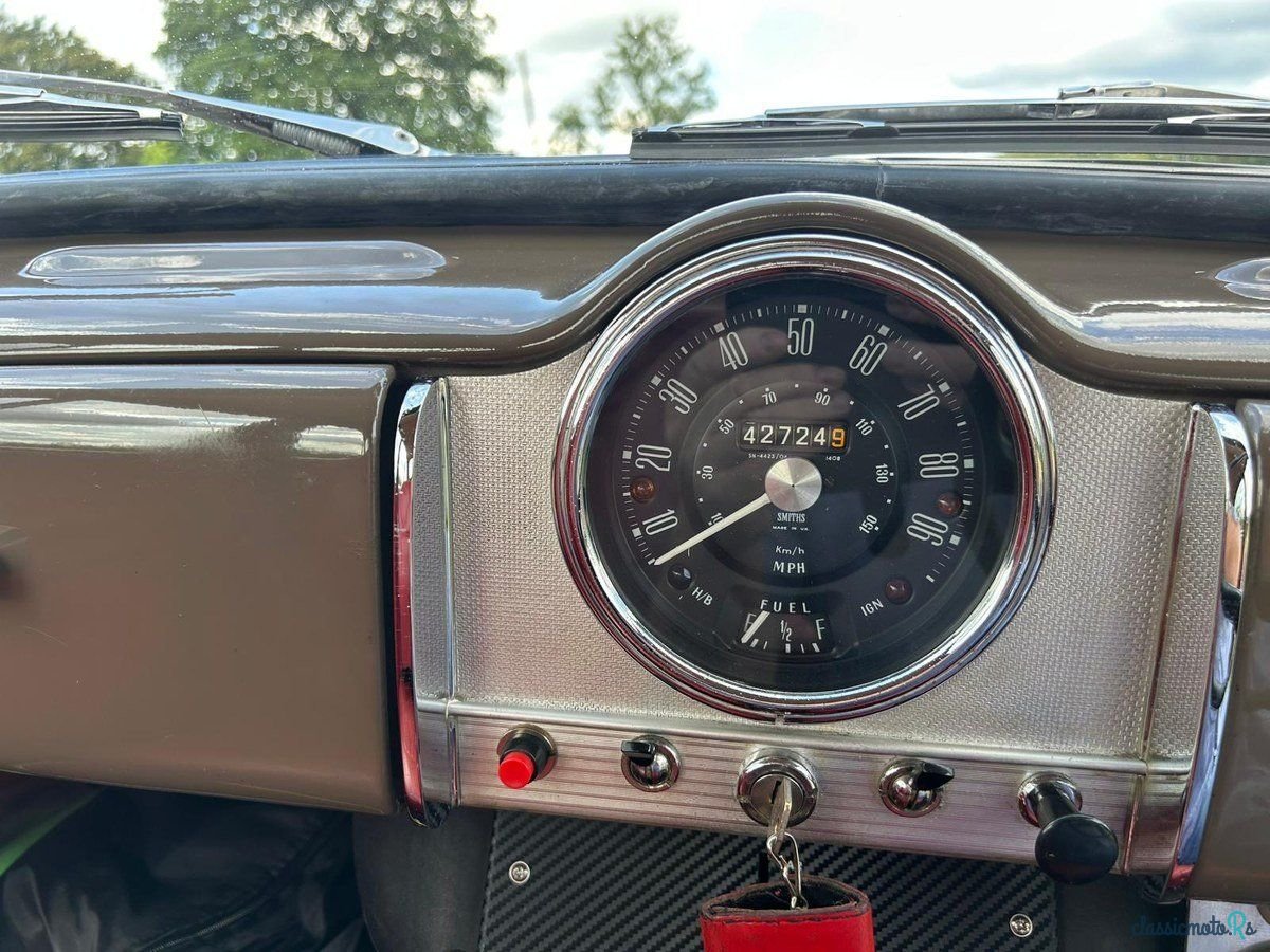 1968' Morris Minor photo #3