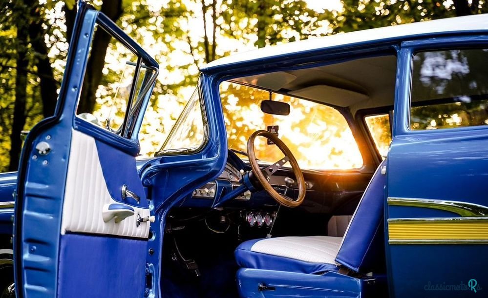 1958' Ford Custom Tudoor Sedan photo #6