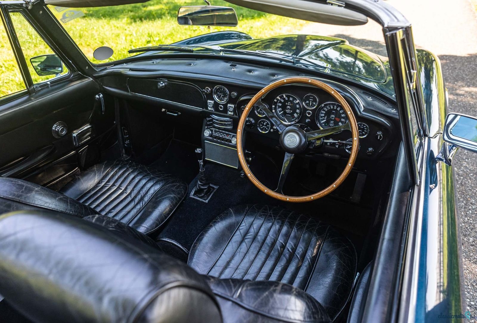 1970' Aston Martin Db6 Mkii Volante photo #6