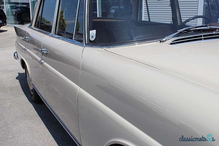 1967' Mercedes-Benz Heckflosse photo #3