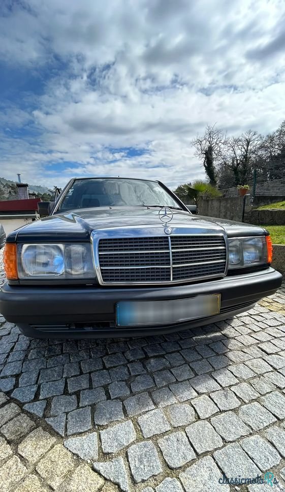 1989' Mercedes-Benz 190 D 2.5 photo #1