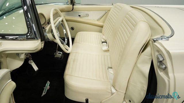 1957' Ford Thunderbird photo #4
