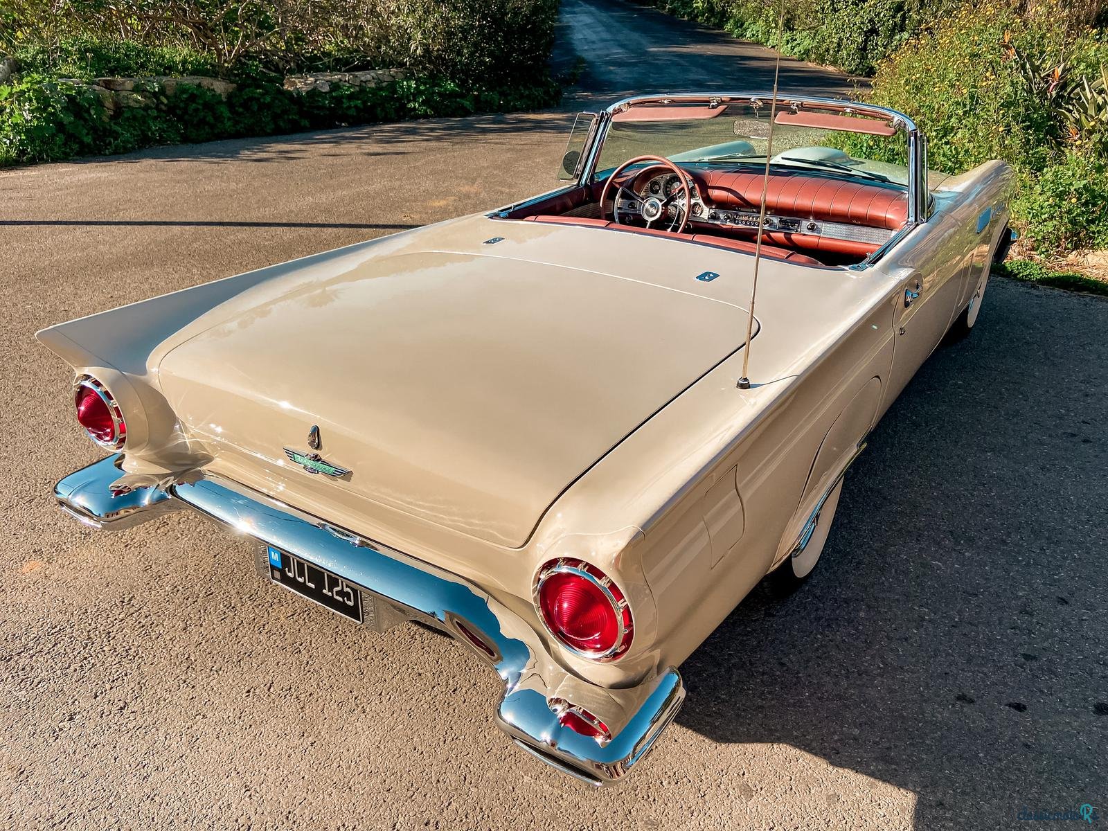 1957' Ford Thunderbird photo #2