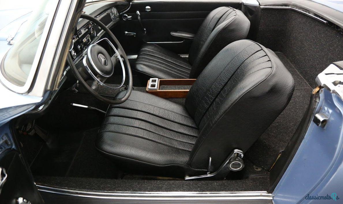 1967' Mercedes-Benz 230 photo #2