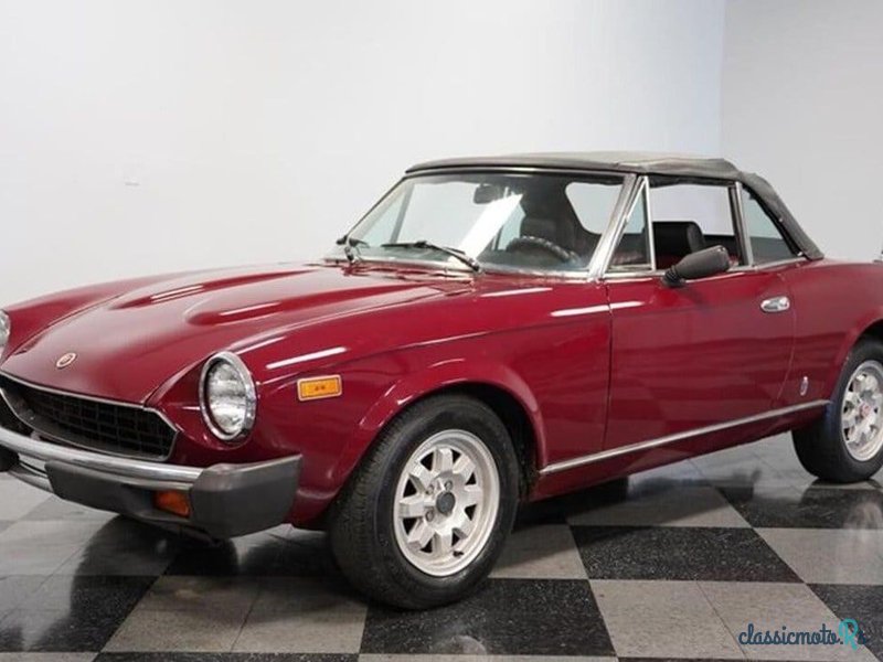 1975' Fiat 124 photo #1