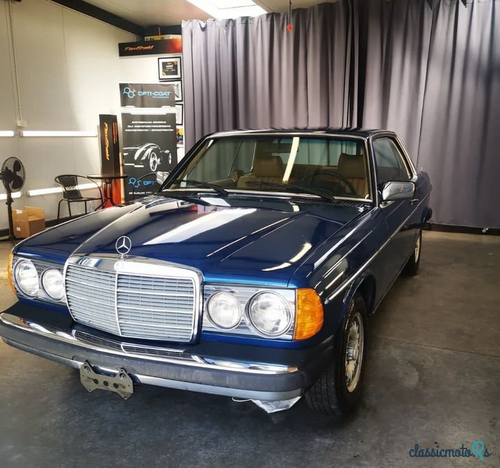 1978' Mercedes-Benz W123 photo #3